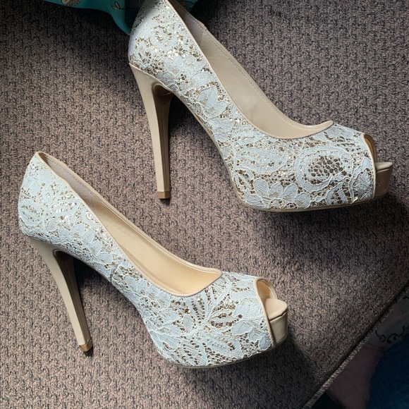 GUESS 4 inch high heels - Picture 3 of 6